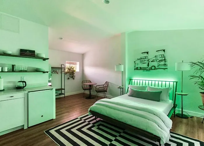Wananapaoa Suite.komo Nui *